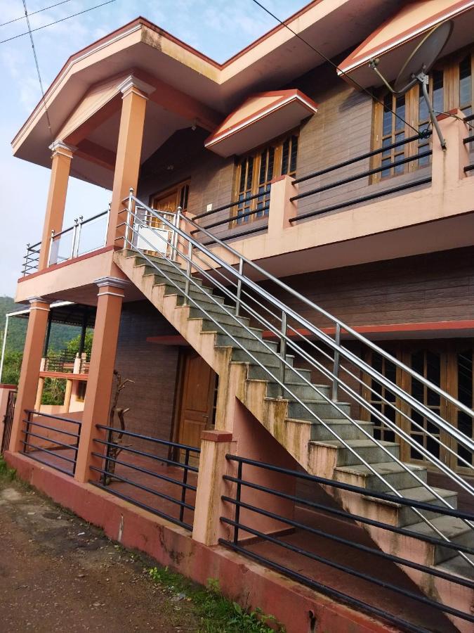 Hidden Gem Home Stay Madikeri Esterno foto